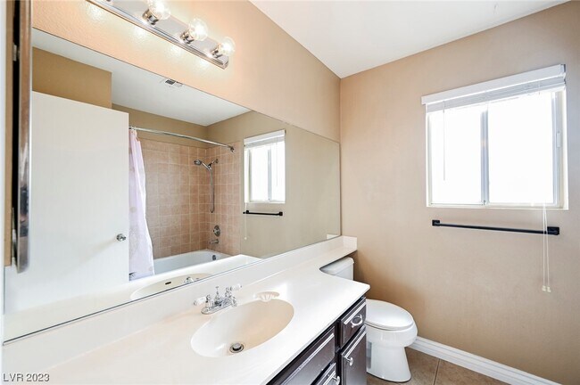 Building Photo - 109 Elegante Way