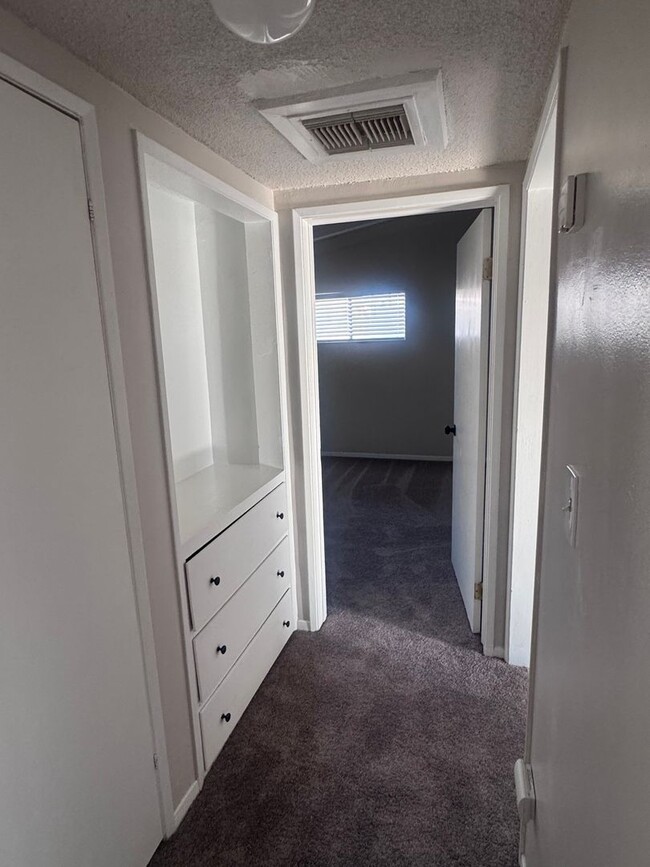 Building Photo - 671-677 Illinois Avenue