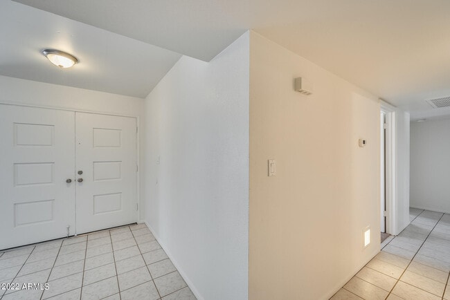 Building Photo - 10424 N 38th Dr
