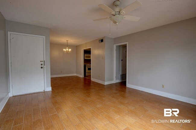 Building Photo - 207 S Mobile St