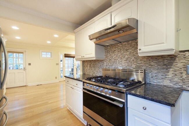 Building Photo - Charming North Decatur Rental – Steps from...