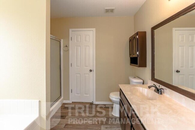 Building Photo - 5406 Shawn Dr