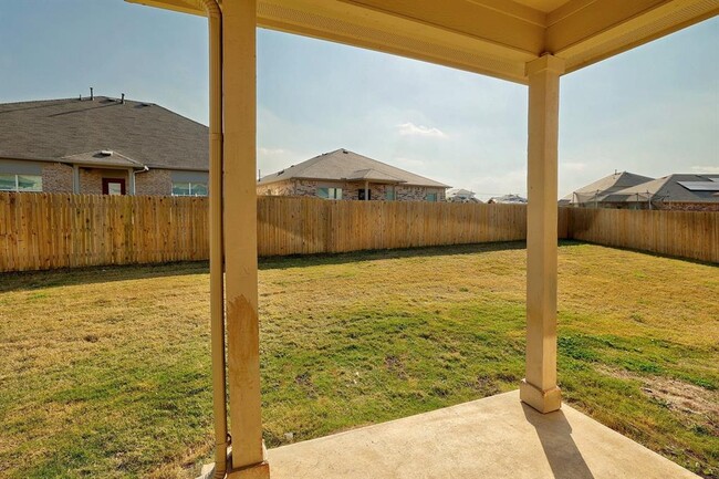 Building Photo - 105 Brunnen Wy