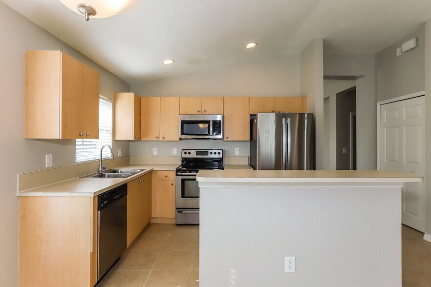 Building Photo - 11515 Mountain Bay Dr