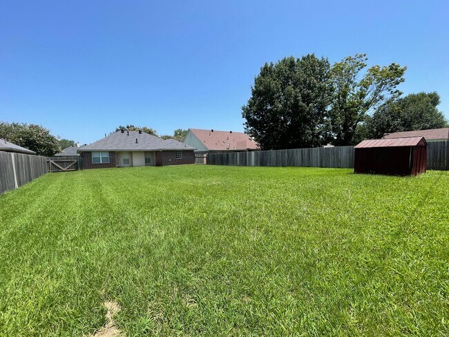 Building Photo - Beautiful Home Located In North Bossier