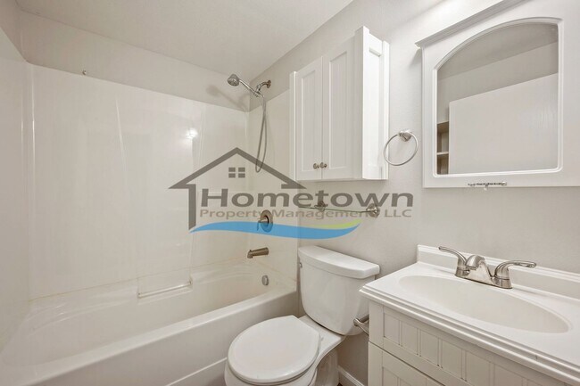 Building Photo - 4 Bedroom 2 Bath Home with 2-Car Detached Garage Available in Hayden, Idaho!