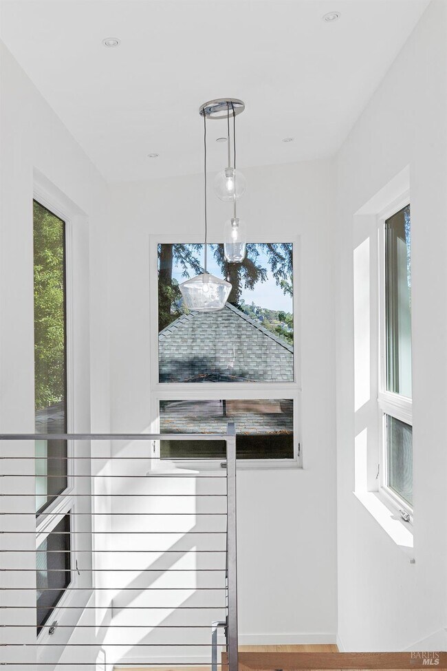 Building Photo - 15 Heuters Ln