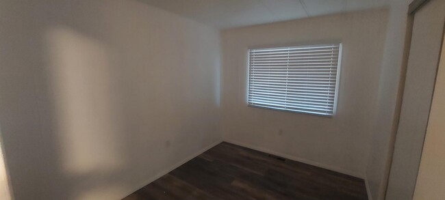 Building Photo - 10711 N Kittatinny Ave