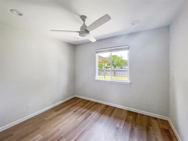 Building Photo - 7736 Croftwood Dr