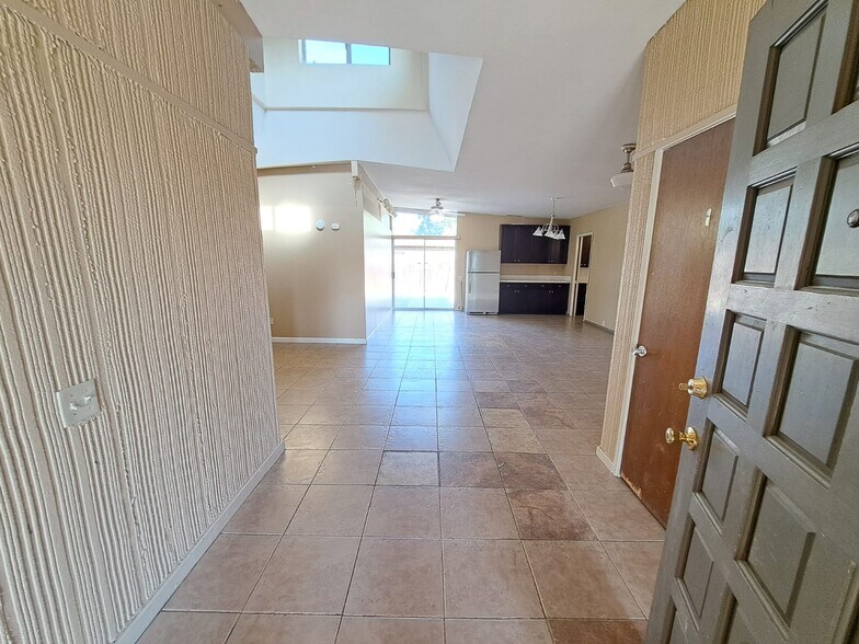 Building Photo - 1312 Toyon Plz