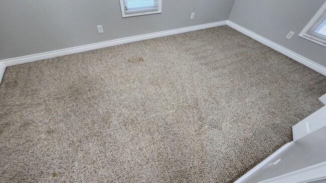 Building Photo - 4 bed 2 bath house in Edmond, OK next to UCO campus