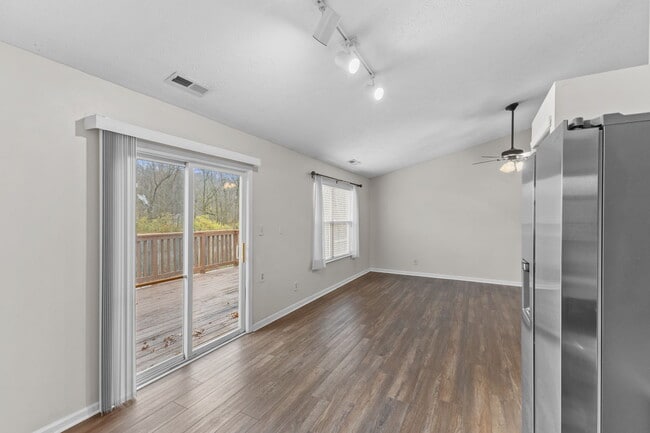 Building Photo - 778 Kingston Cir