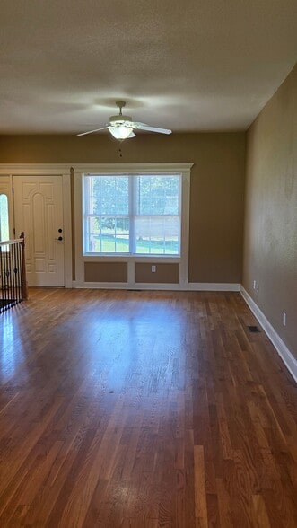 Building Photo - 3814 N Forest Ave
