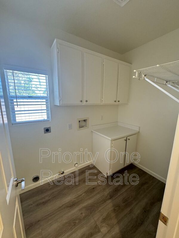 Building Photo - 560 Calle Capistrano