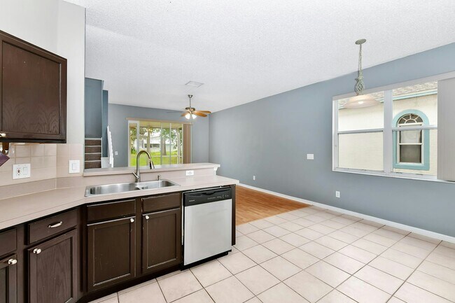 Building Photo - 3449 Foxcroft Cir