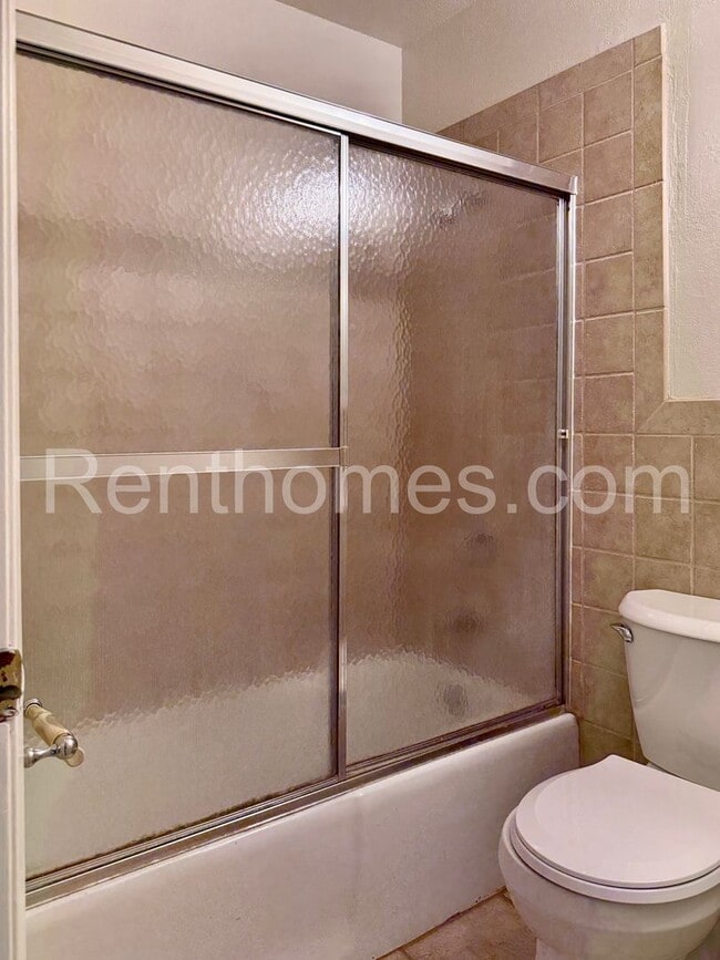 Building Photo - 5281 Constitution Rd