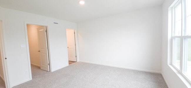 Building Photo - 8746 Clover Ln