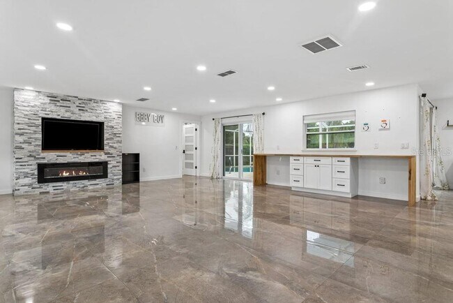 Building Photo - 1658 Indian Rocks Rd