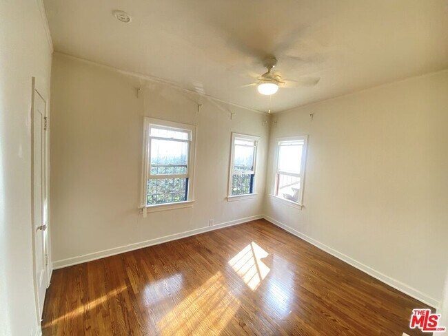 Building Photo - 1125 S Citrus Ave