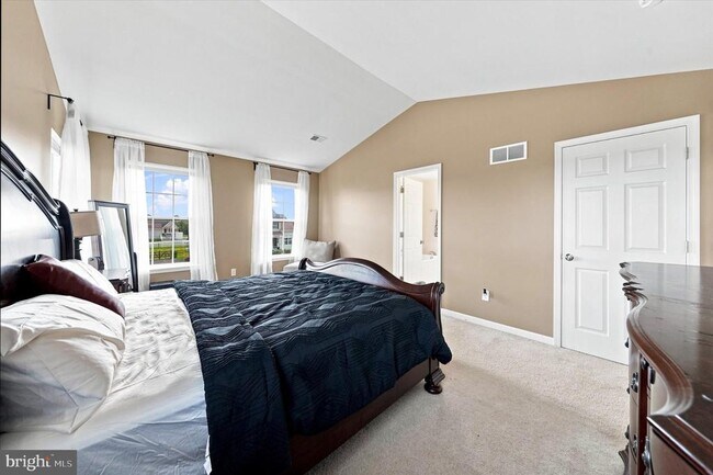 Building Photo - 209 Riding Path Dr