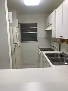 Building Photo - 6055 W 19th Ave