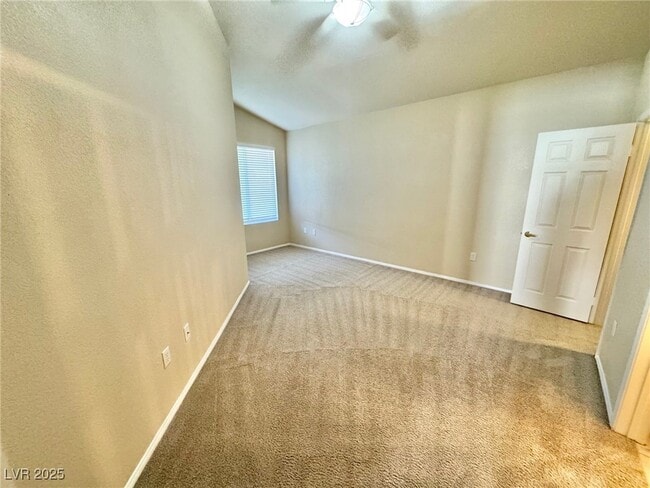 Building Photo - 10550 W Alexander Rd