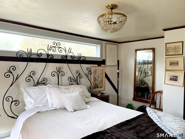 Building Photo - 32 West Ave