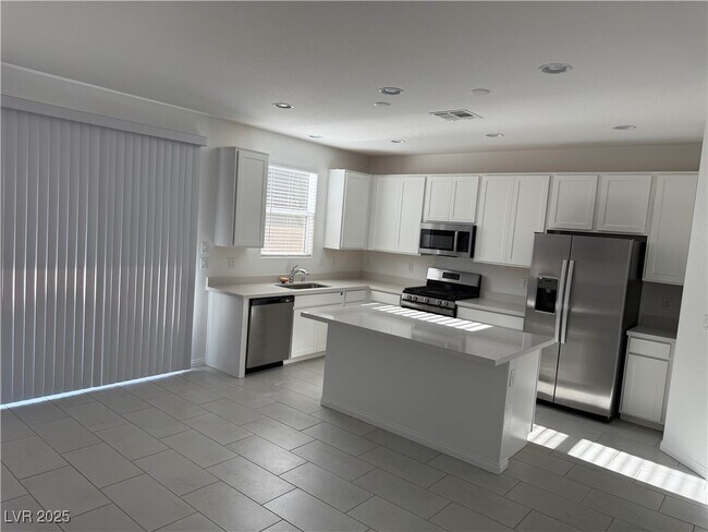 Building Photo - 10233 S Ullom Dr