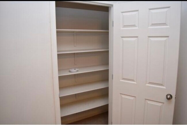 Building Photo - 3550 Bay Sands Dr