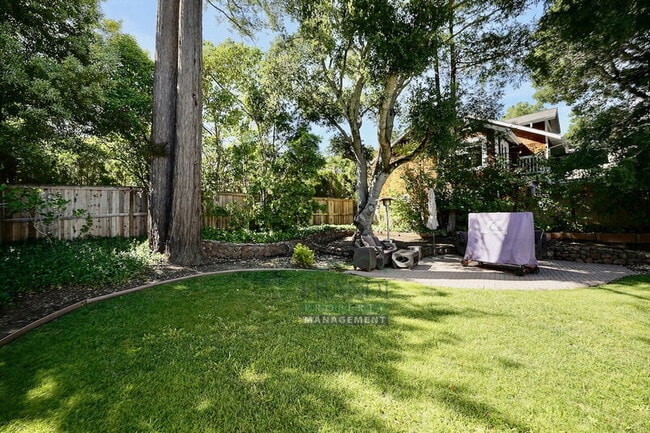 Building Photo - 49 Locust Ave