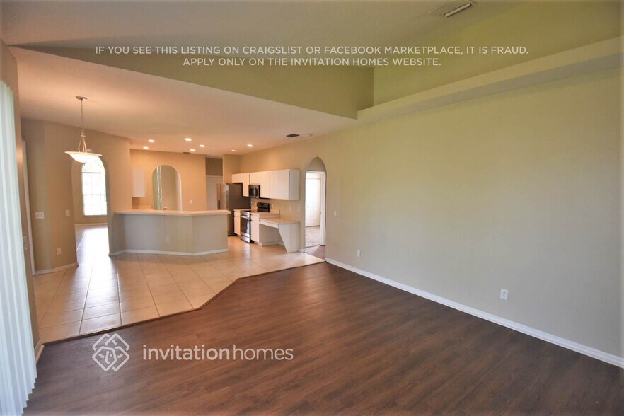 Building Photo - 12908 Lake Ventana Dr