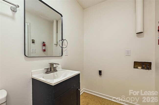 Building Photo - 220 McDade Rd