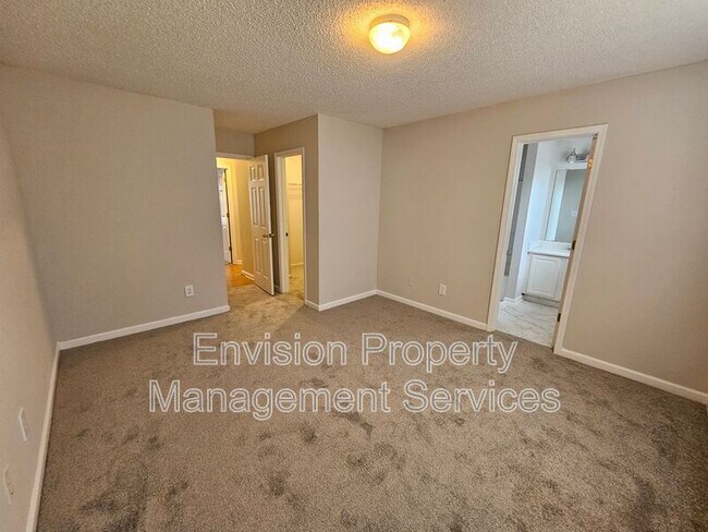 Building Photo - 3275 Oakley Pl