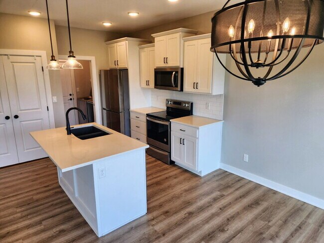 Building Photo - 1603 Red Cedar Ln