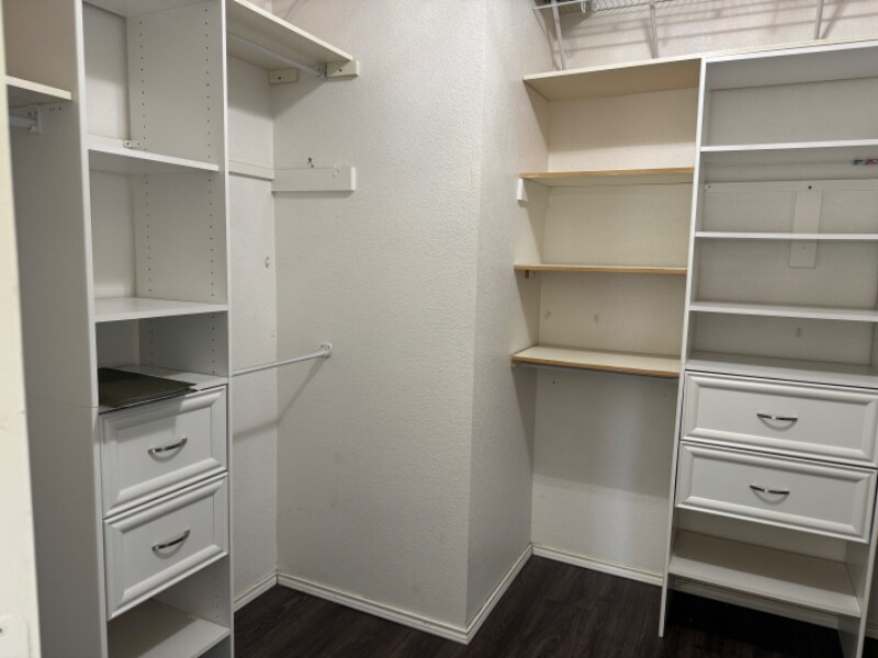 Building Photo - 1013 Long Pointe Ave