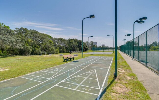 Building Photo - 400 Plantation Rd