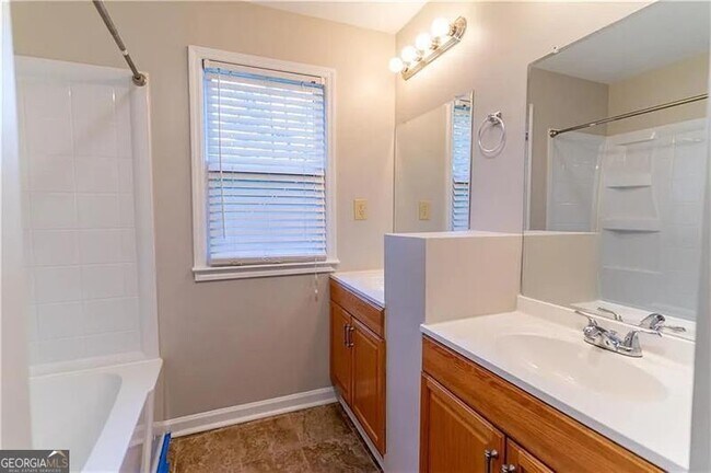 Building Photo - 3562 Bryant Ln