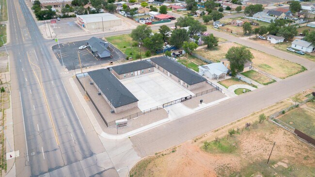 Building Photo - 708 West St