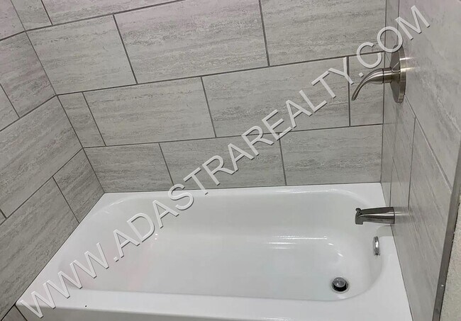 Building Photo - Beautiful Newly Remodeled Raytown Home-Coming SOON!!