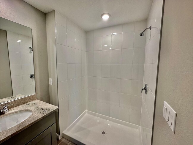 Building Photo - 5852 Ocean Isle Dr