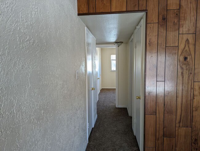 Building Photo - 5429 Mountain View Dr