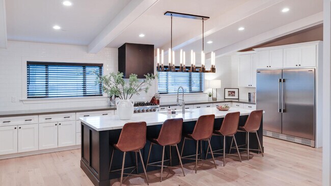 Building Photo - 243 W Harmont Dr