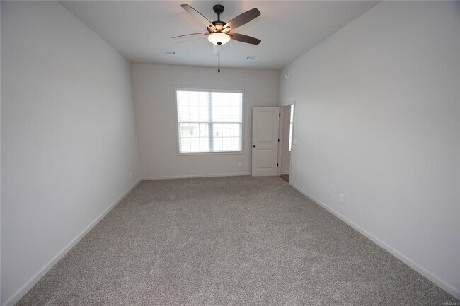 Building Photo - 9532 Dakota Dr