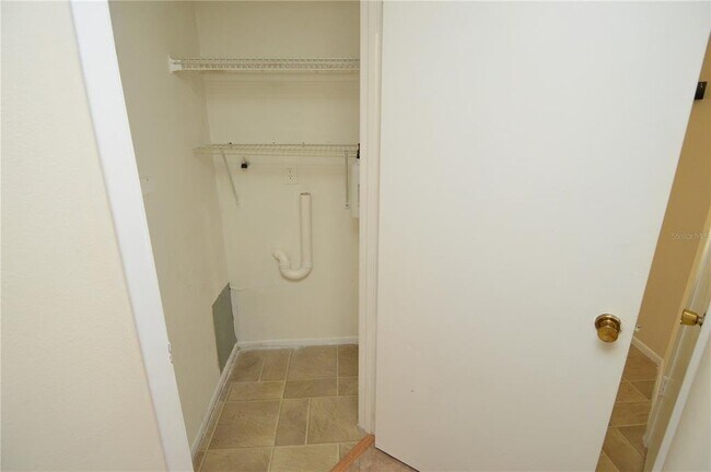 Building Photo - 8647 Mallard Reserve Dr