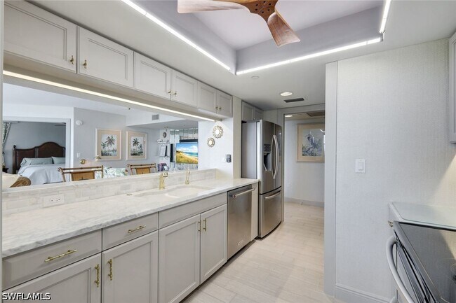 Building Photo - 6361 Pelican Bay Blvd