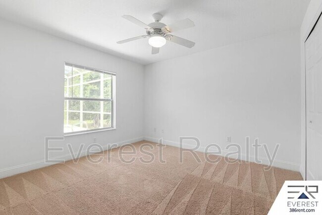 Building Photo - 13 Sleigh Bell Pl