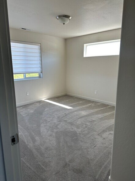 Building Photo - 3503 Carnelian St
