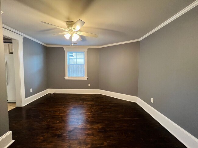 Building Photo - Beautifully refinished home!