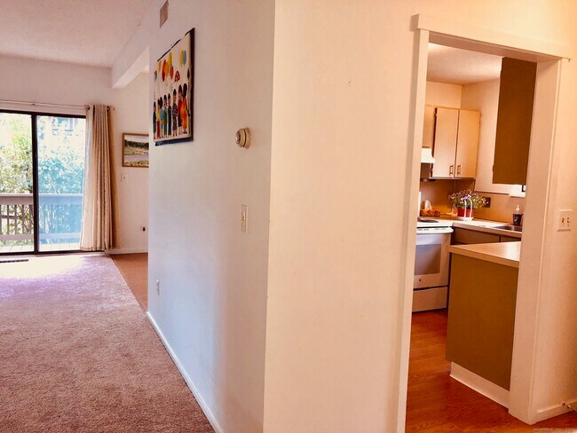 Building Photo - 61 Heritage Vlg