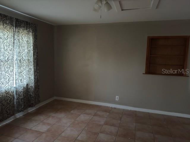 Building Photo - 4409 W Varn Ave